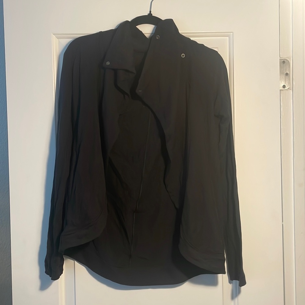 Lululemon womens black cardigan/sweater size 2